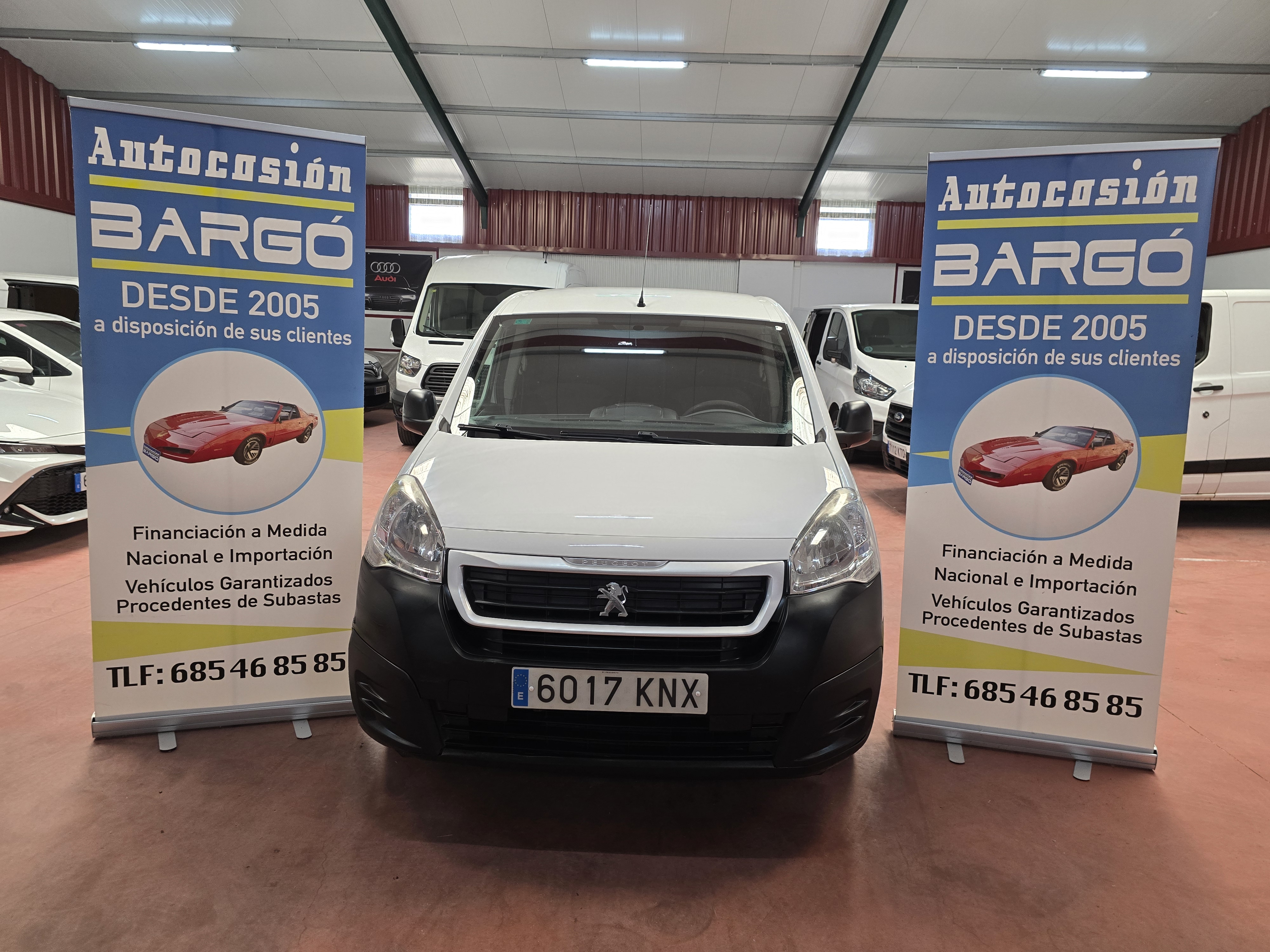 PEUGEOT PARNERT 1.6 hdi 100CV CON ESTANTERIAS