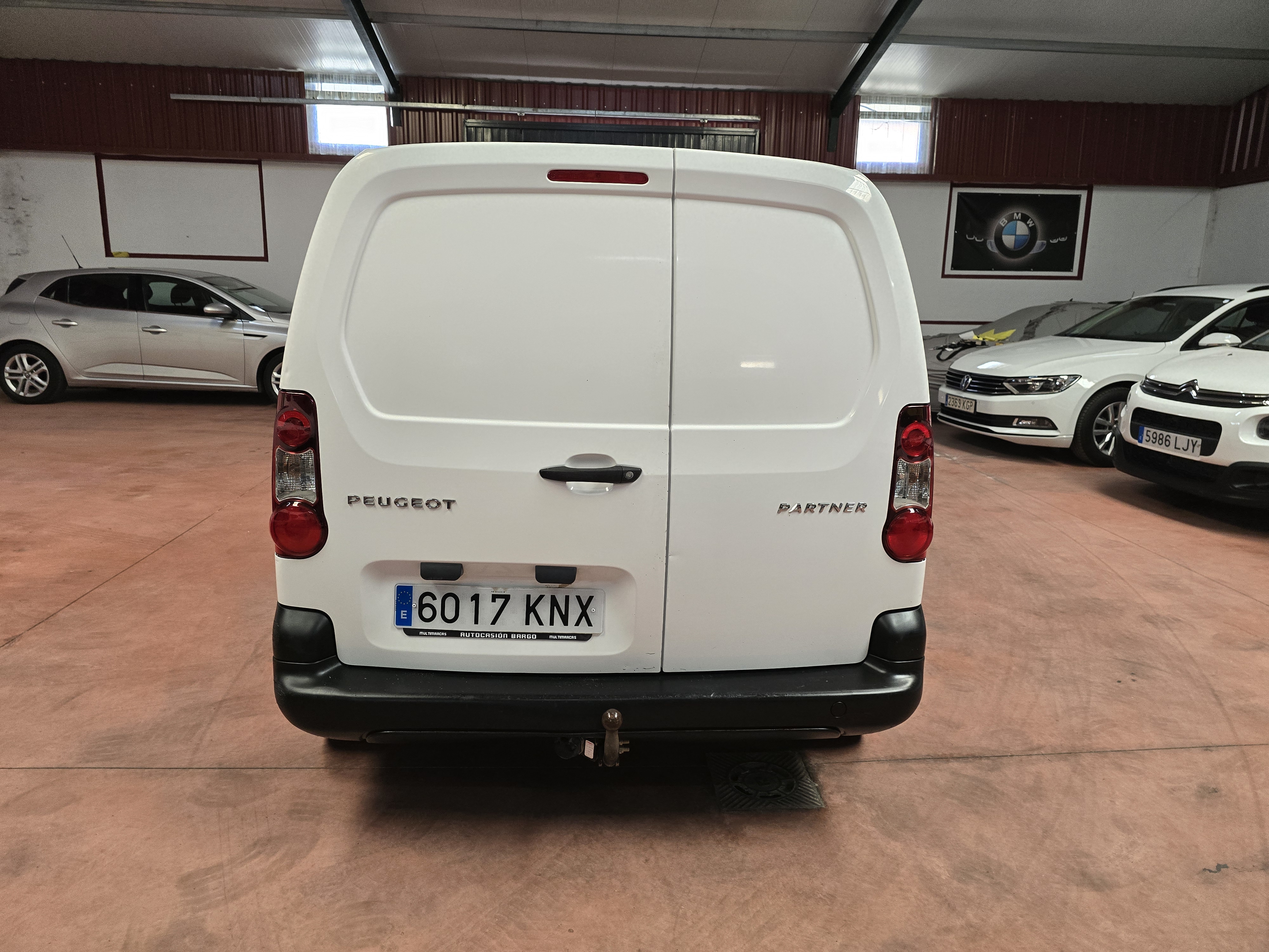 PEUGEOT PARNERT 1.6 hdi 100CV CON ESTANTERIAS