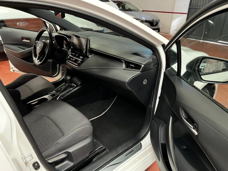 TOYOTA Corolla 1.8 125h active Hybrid.