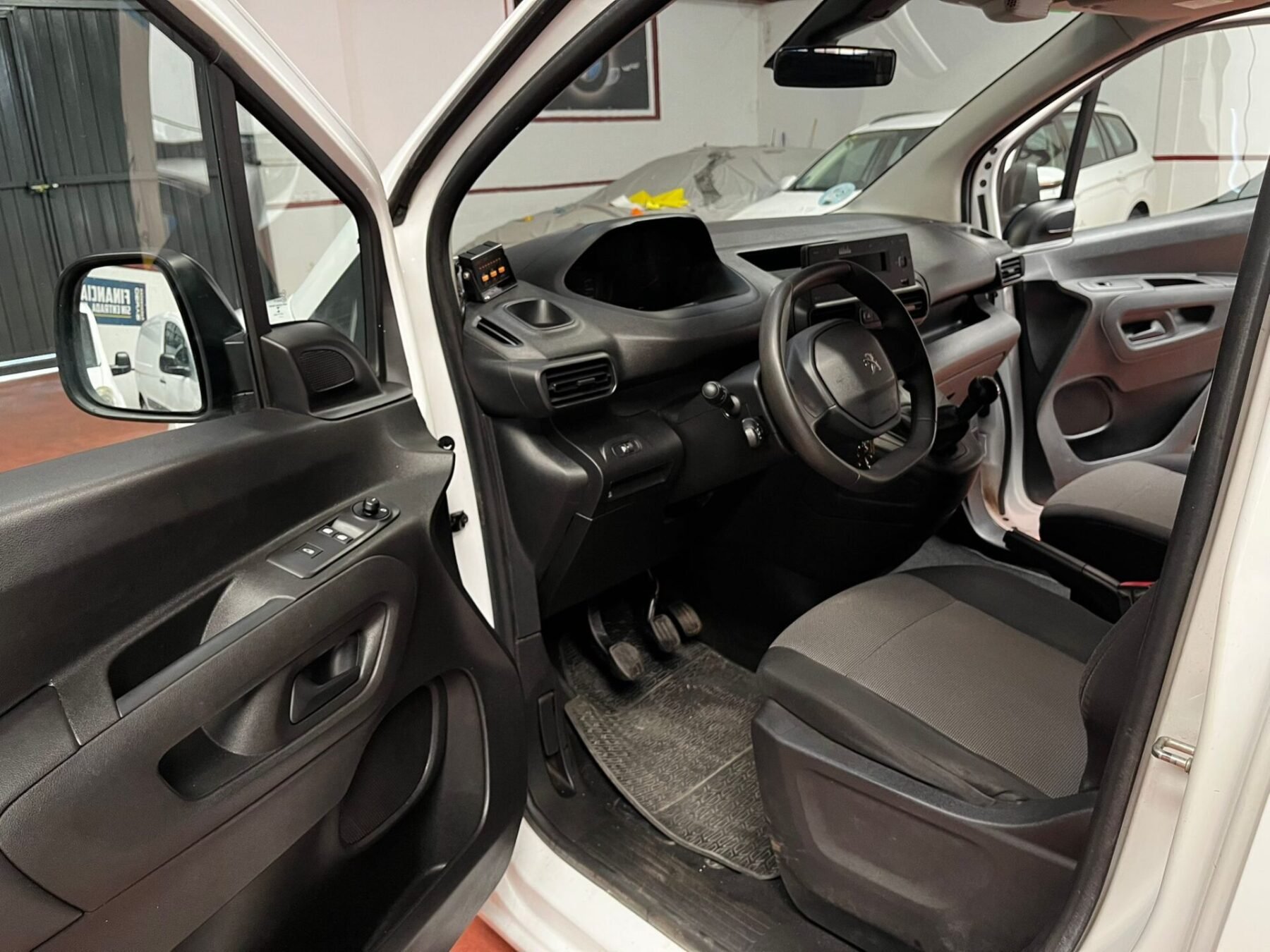 PEUGEOT PARNERT 1.5 HDI 100CV