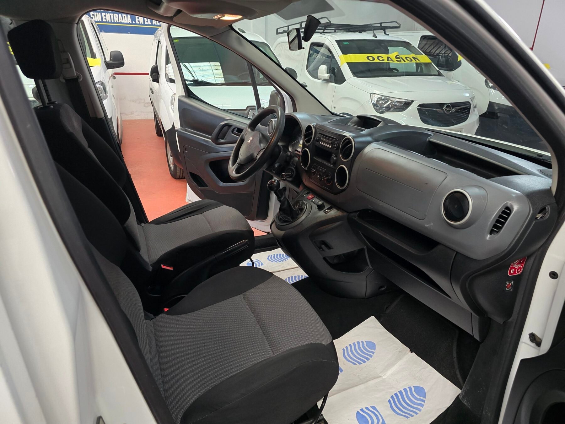 PEUGEOT PARNERT 1.6 hdi   tepee