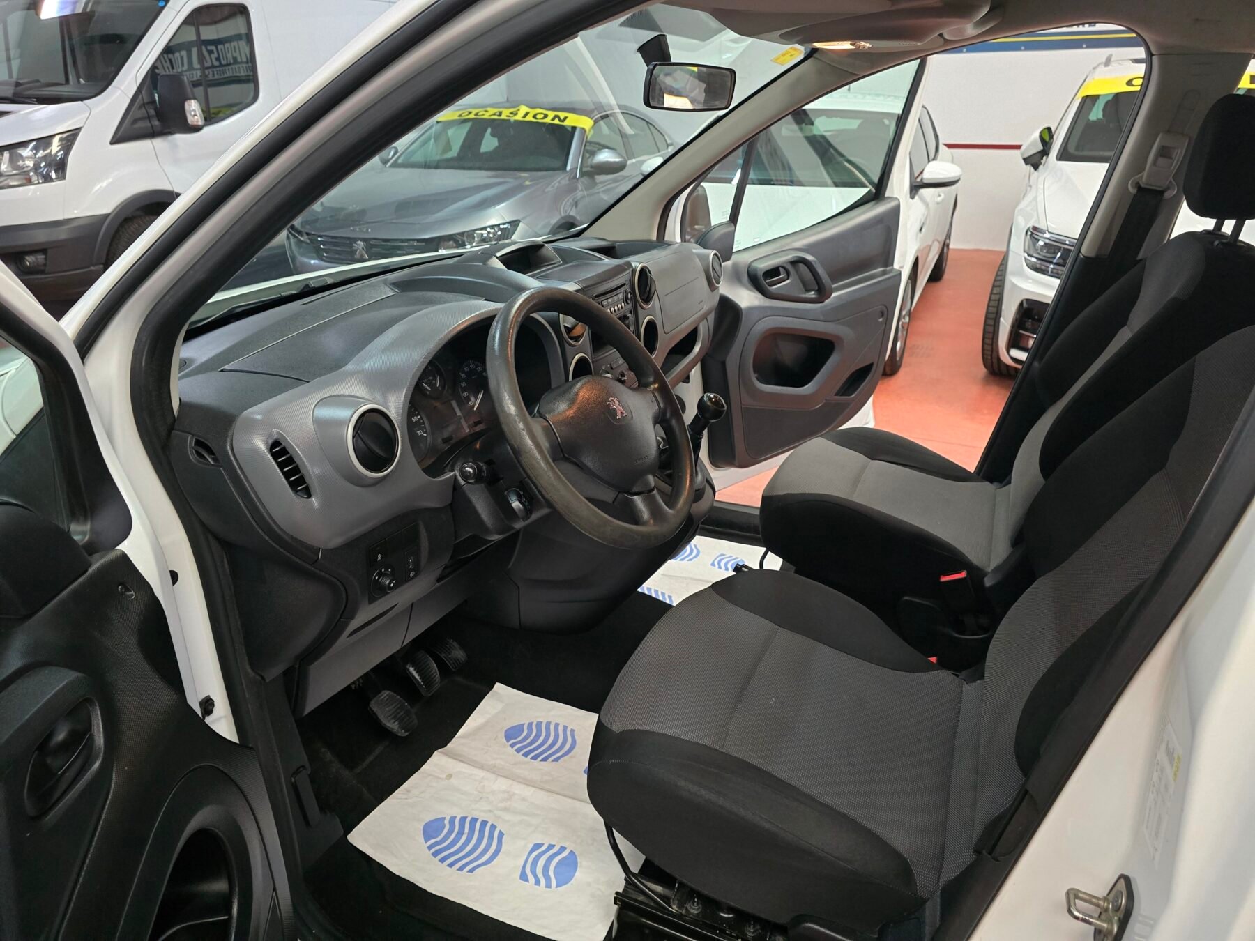 PEUGEOT PARNERT 1.6 hdi   tepee