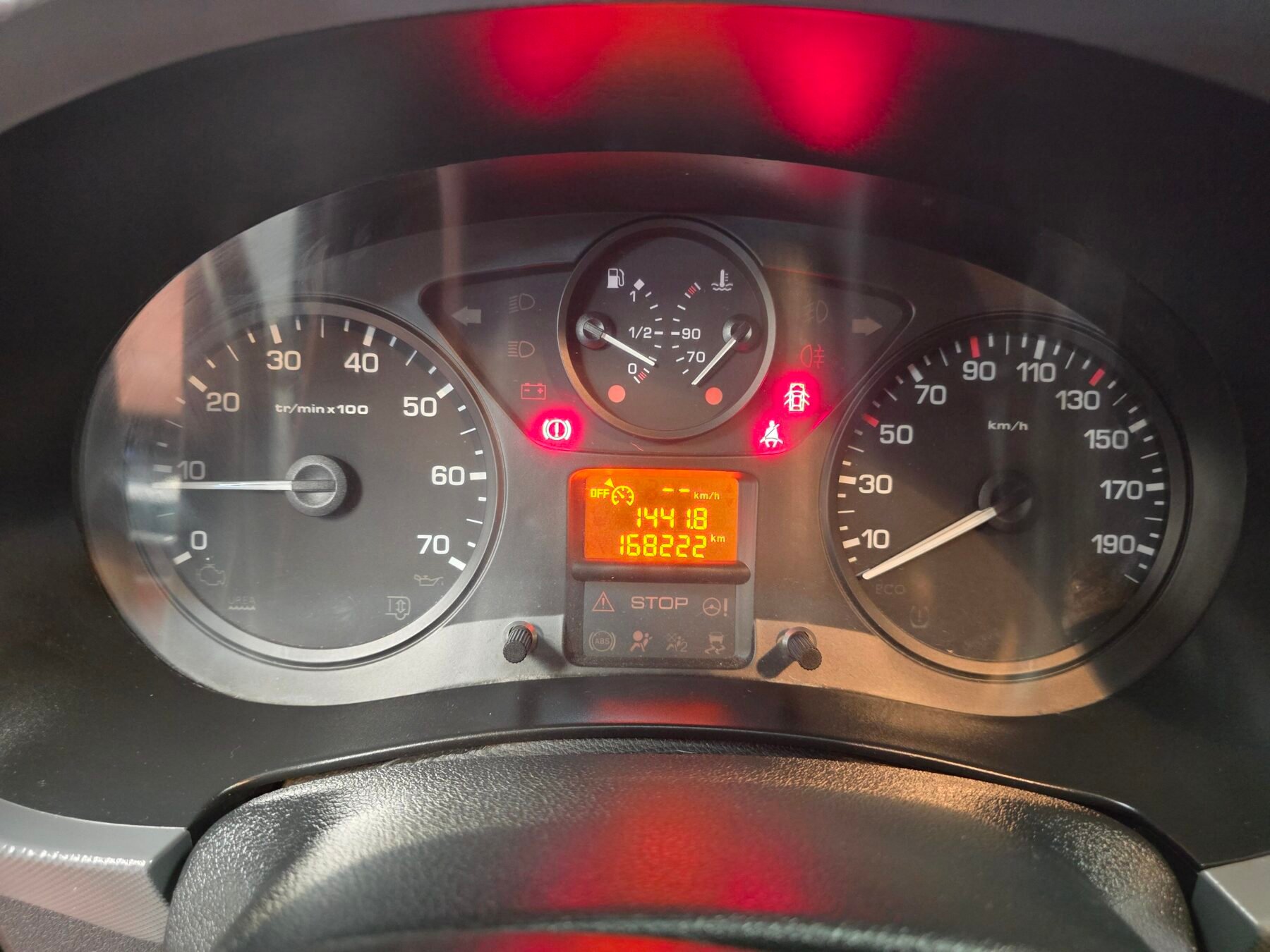 PEUGEOT PARNERT 1.6 hdi   tepee