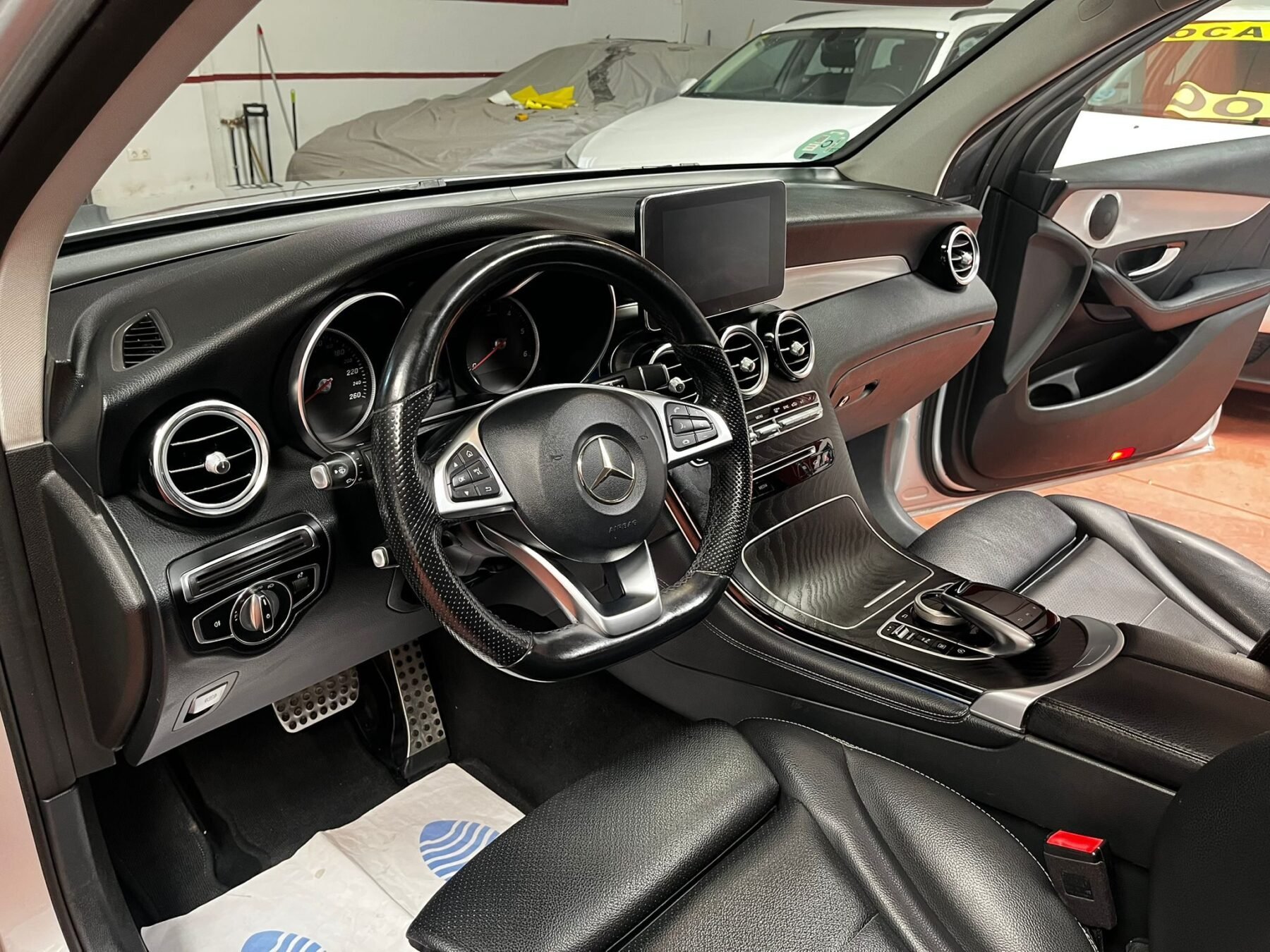 MERCEDES-BENZ GLC 220 BlueTEC Sportive AMG