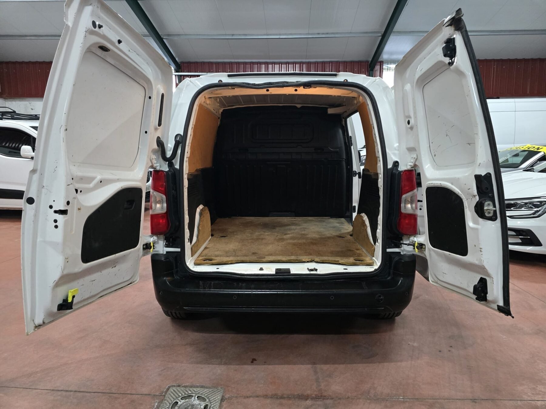 PEUGEOT PARNERT 1.6 hdi 100CV 