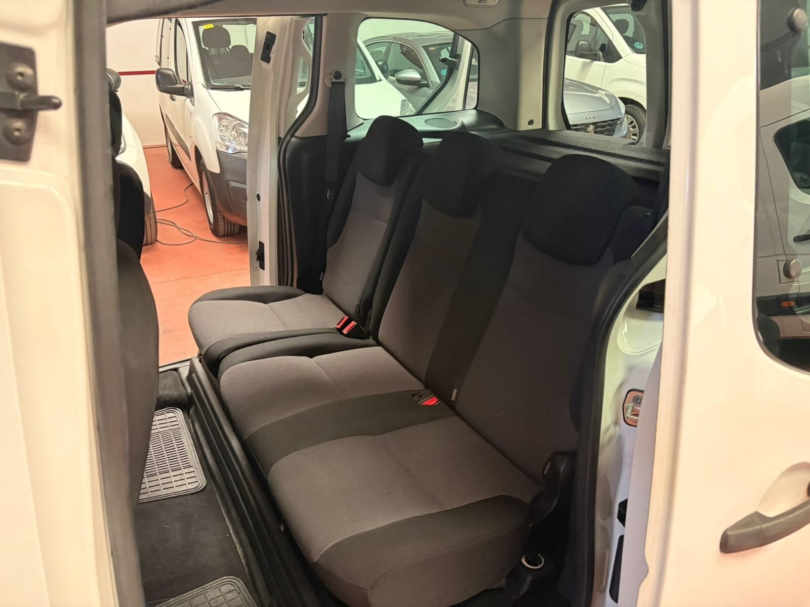 PEUGEOT PARNERT 1.6 hdi 100CV 