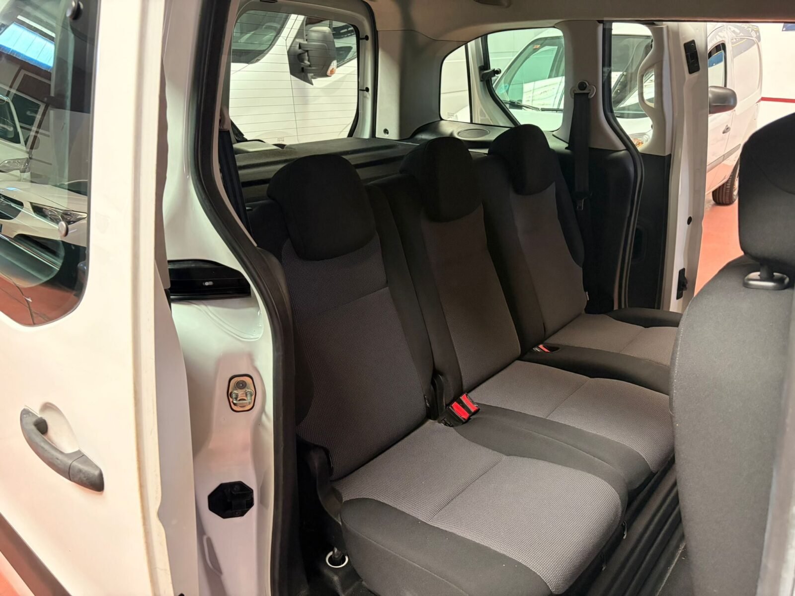 PEUGEOT PARNERT 1.6 hdi 100CV 