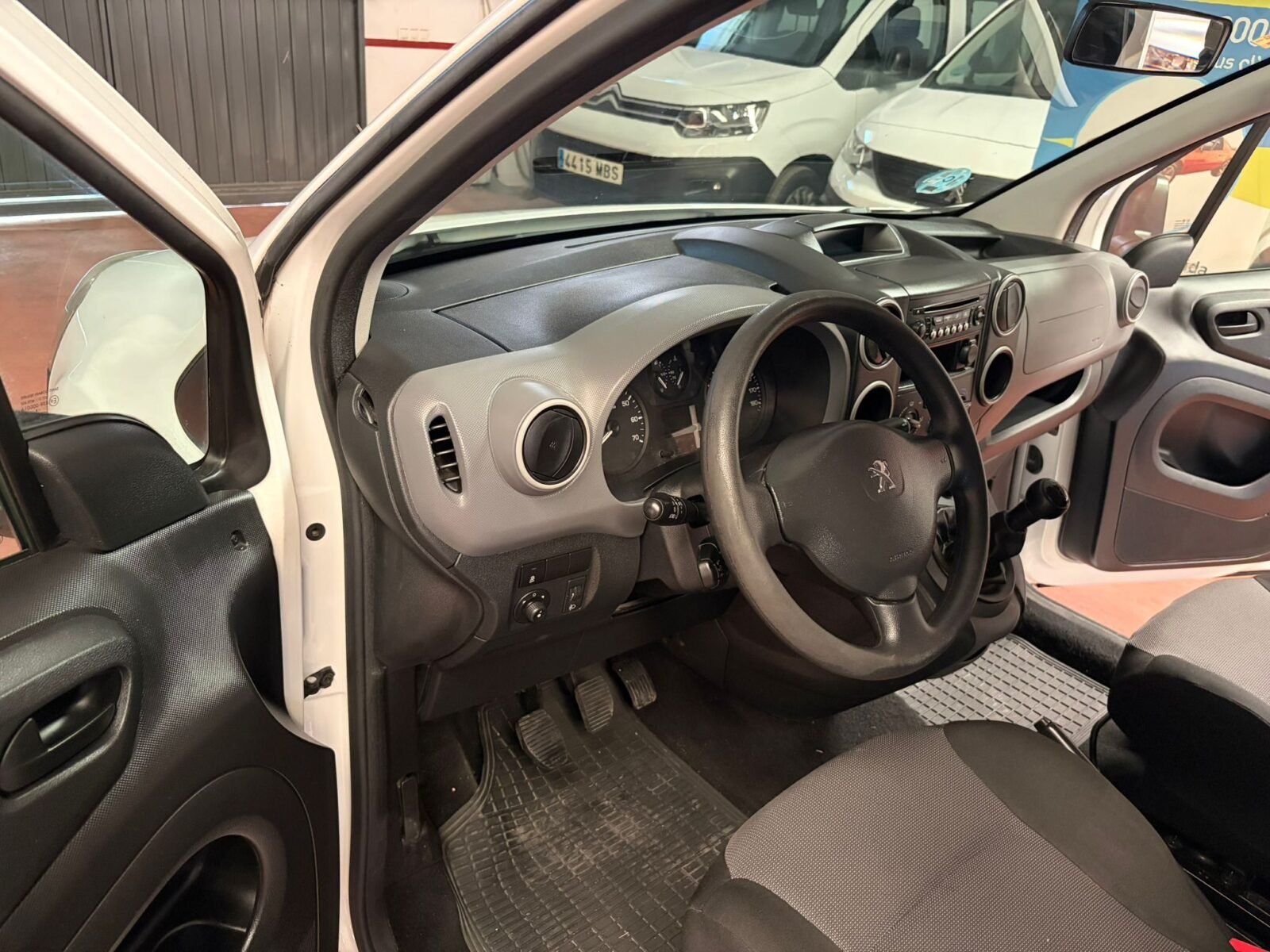 PEUGEOT PARNERT 1.6 hdi 100CV 