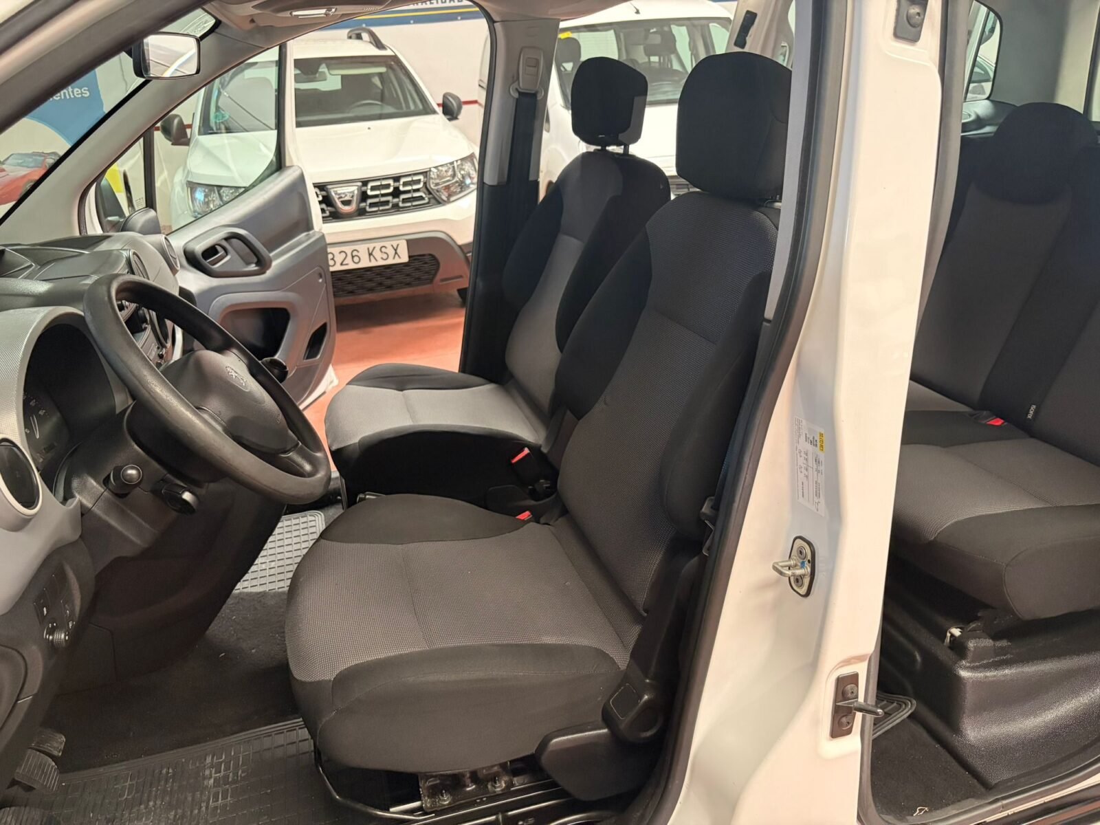 PEUGEOT PARNERT 1.6 hdi 100CV 