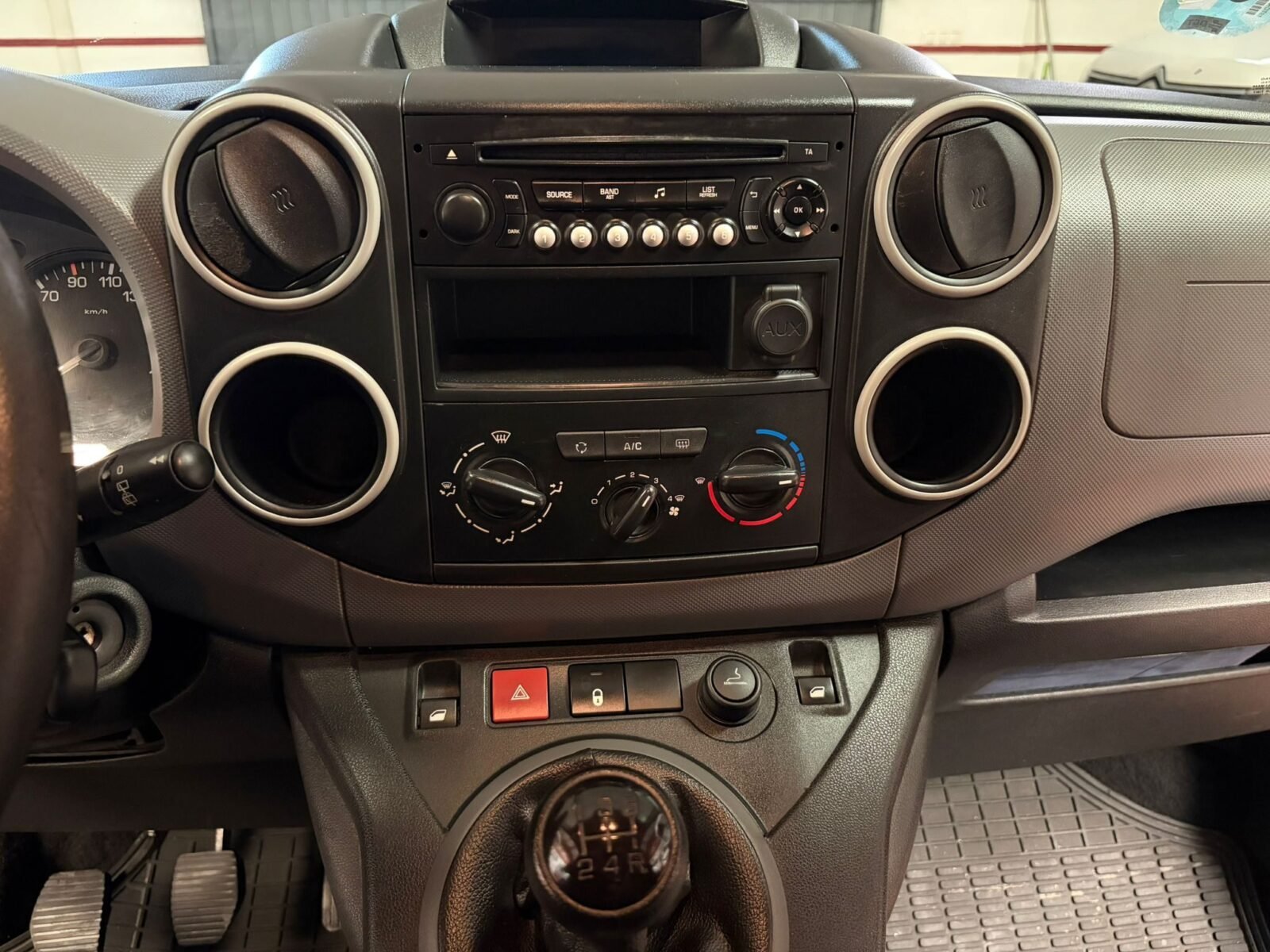 PEUGEOT PARNERT 1.6 hdi 100CV 