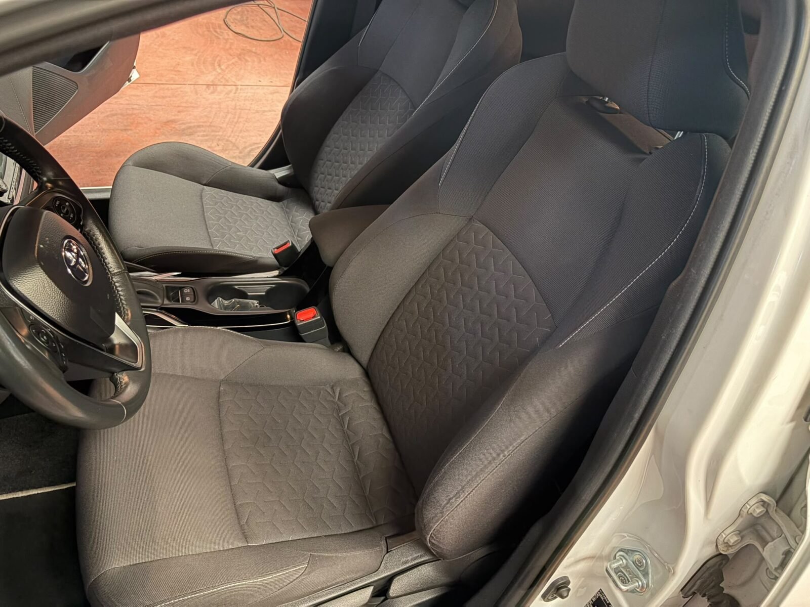 TOYOTA Corolla 1.8 hibrido